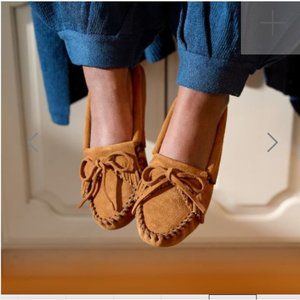 brown minnetonka shoes